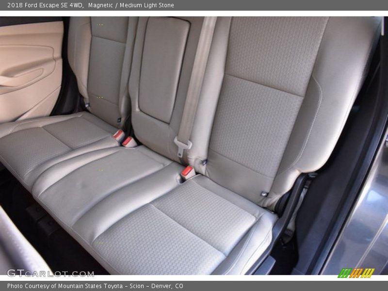 Magnetic / Medium Light Stone 2018 Ford Escape SE 4WD