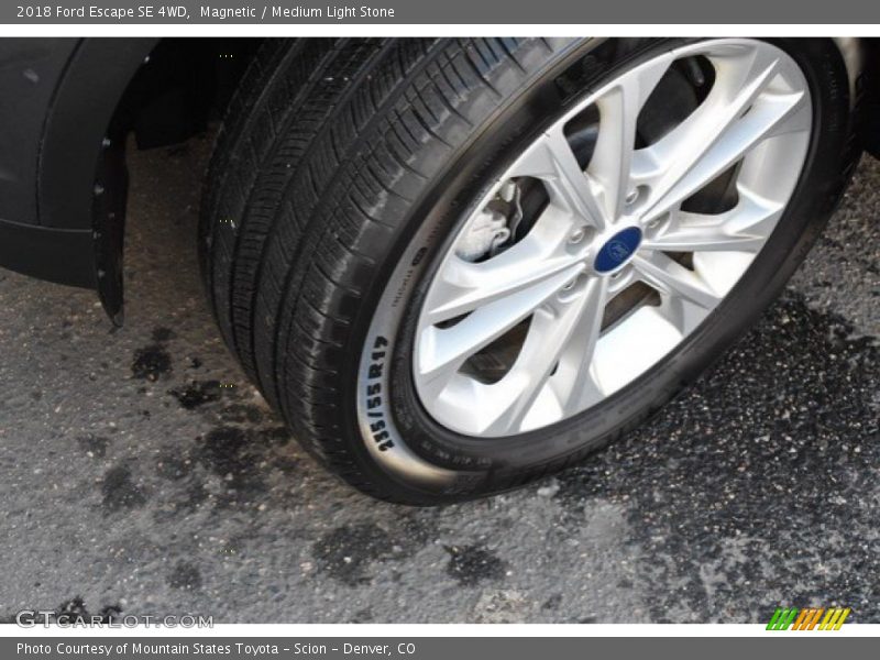 Magnetic / Medium Light Stone 2018 Ford Escape SE 4WD