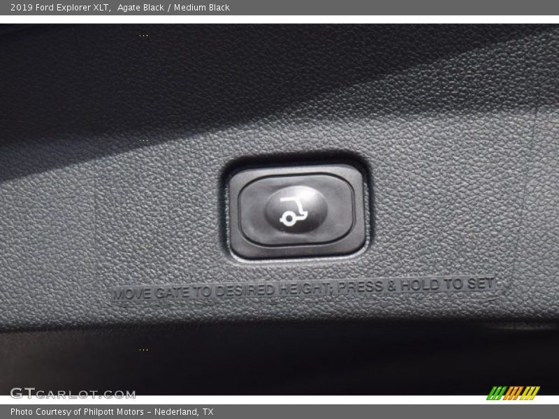 Agate Black / Medium Black 2019 Ford Explorer XLT