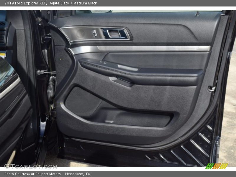 Agate Black / Medium Black 2019 Ford Explorer XLT