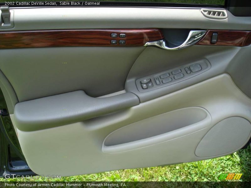 Sable Black / Oatmeal 2002 Cadillac DeVille Sedan