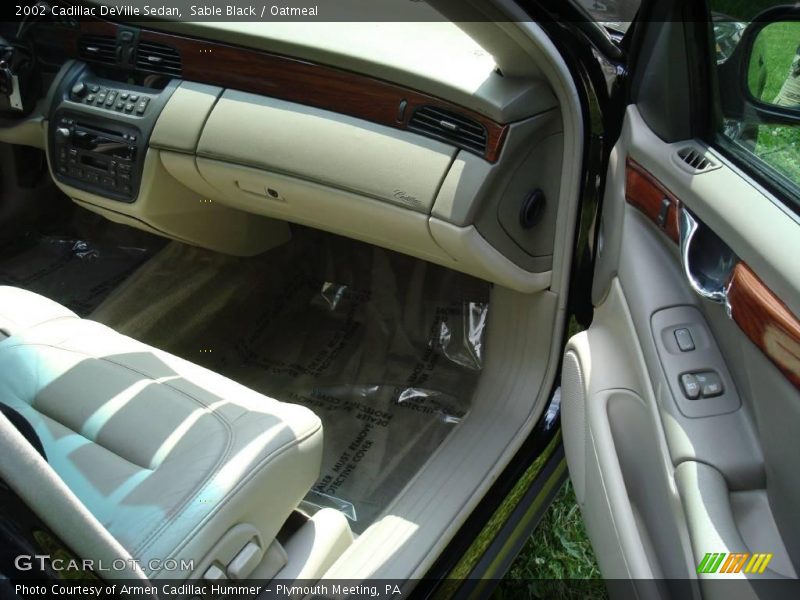 Sable Black / Oatmeal 2002 Cadillac DeVille Sedan
