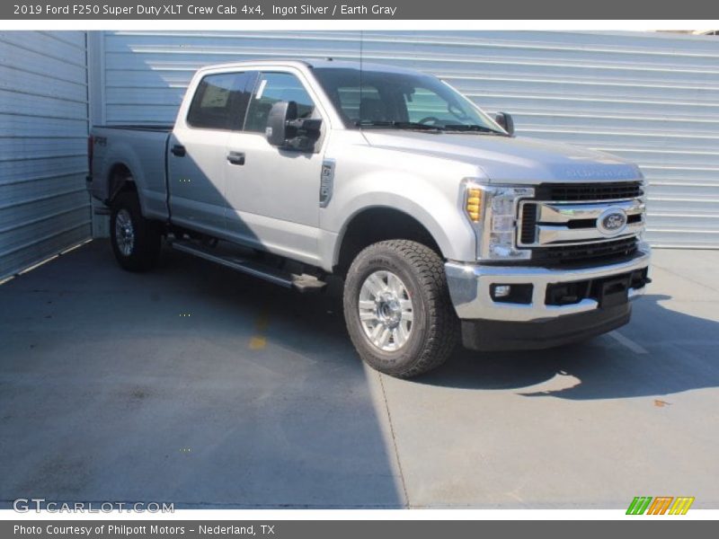 Ingot Silver / Earth Gray 2019 Ford F250 Super Duty XLT Crew Cab 4x4