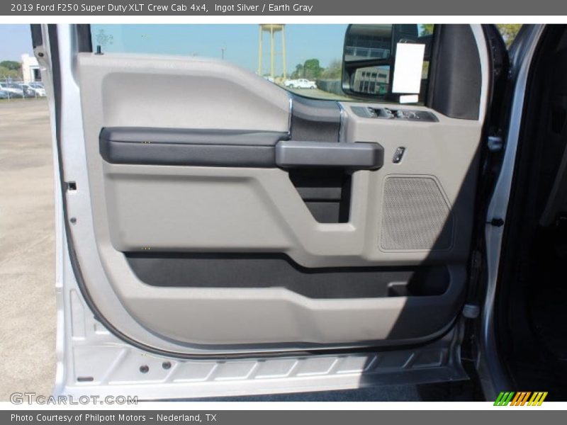 Ingot Silver / Earth Gray 2019 Ford F250 Super Duty XLT Crew Cab 4x4