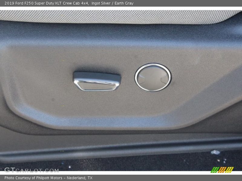 Ingot Silver / Earth Gray 2019 Ford F250 Super Duty XLT Crew Cab 4x4