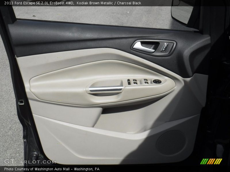 Kodiak Brown Metallic / Charcoal Black 2013 Ford Escape SE 2.0L EcoBoost 4WD