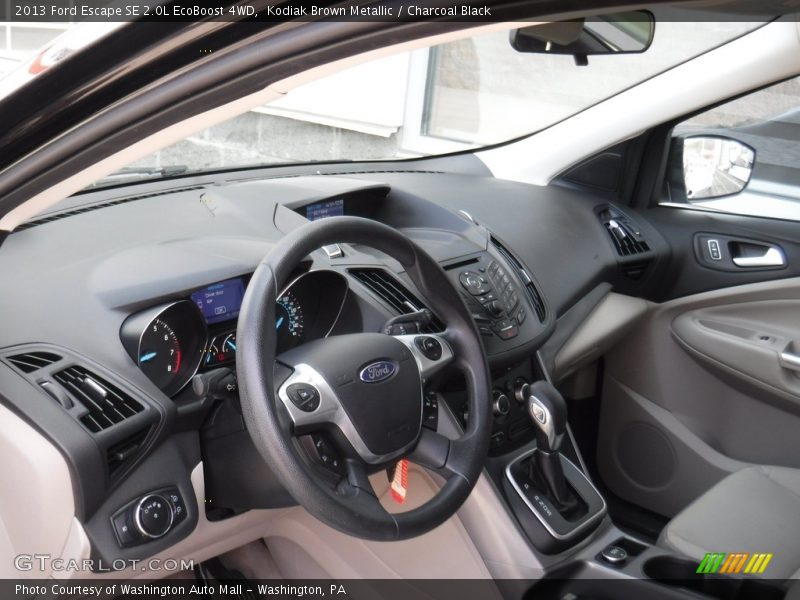 Kodiak Brown Metallic / Charcoal Black 2013 Ford Escape SE 2.0L EcoBoost 4WD