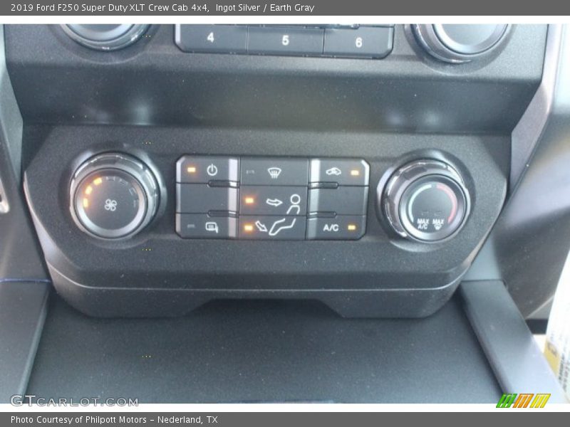 Ingot Silver / Earth Gray 2019 Ford F250 Super Duty XLT Crew Cab 4x4