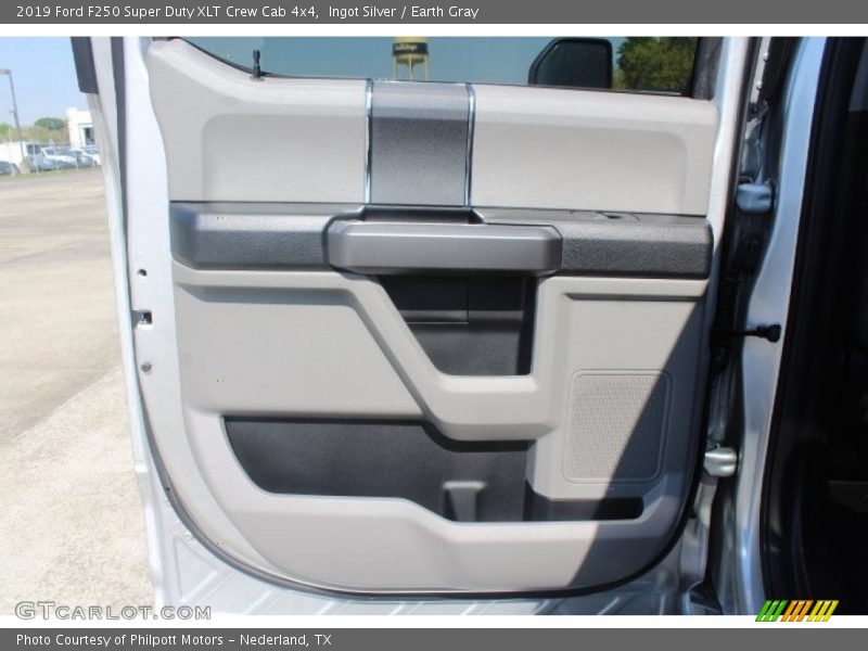 Ingot Silver / Earth Gray 2019 Ford F250 Super Duty XLT Crew Cab 4x4