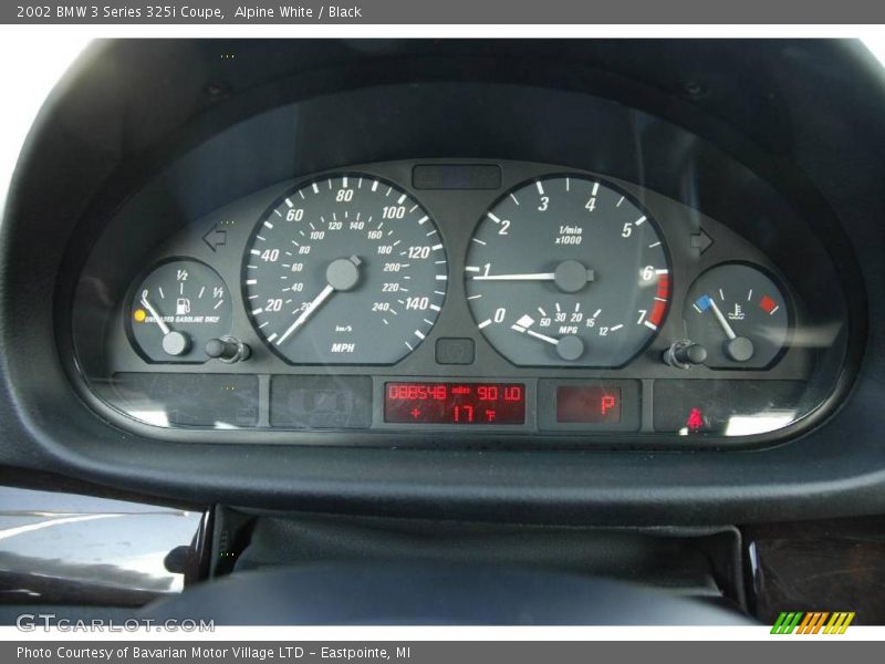 Alpine White / Black 2002 BMW 3 Series 325i Coupe