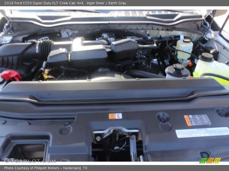 Ingot Silver / Earth Gray 2019 Ford F250 Super Duty XLT Crew Cab 4x4