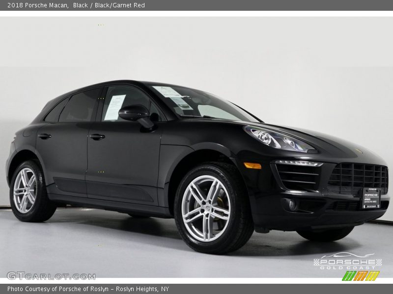 Black / Black/Garnet Red 2018 Porsche Macan