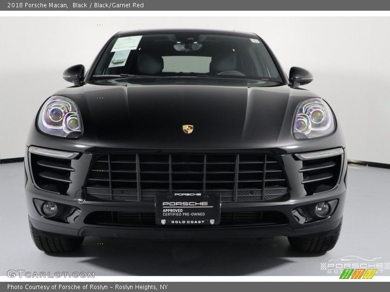 Black / Black/Garnet Red 2018 Porsche Macan
