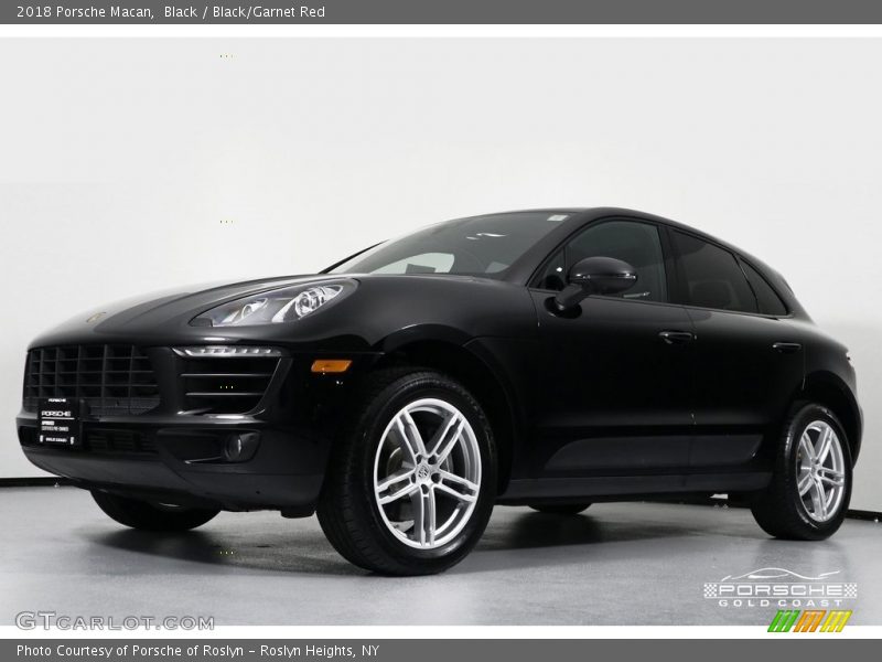 Black / Black/Garnet Red 2018 Porsche Macan
