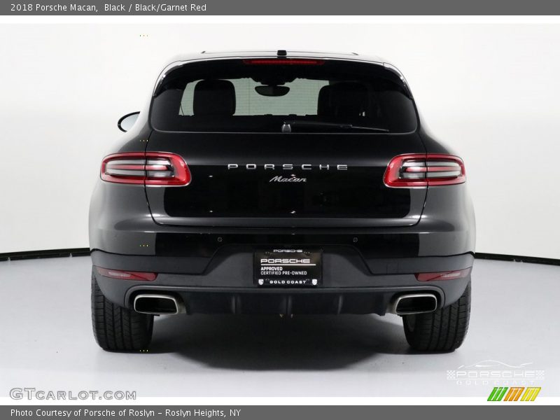 Black / Black/Garnet Red 2018 Porsche Macan