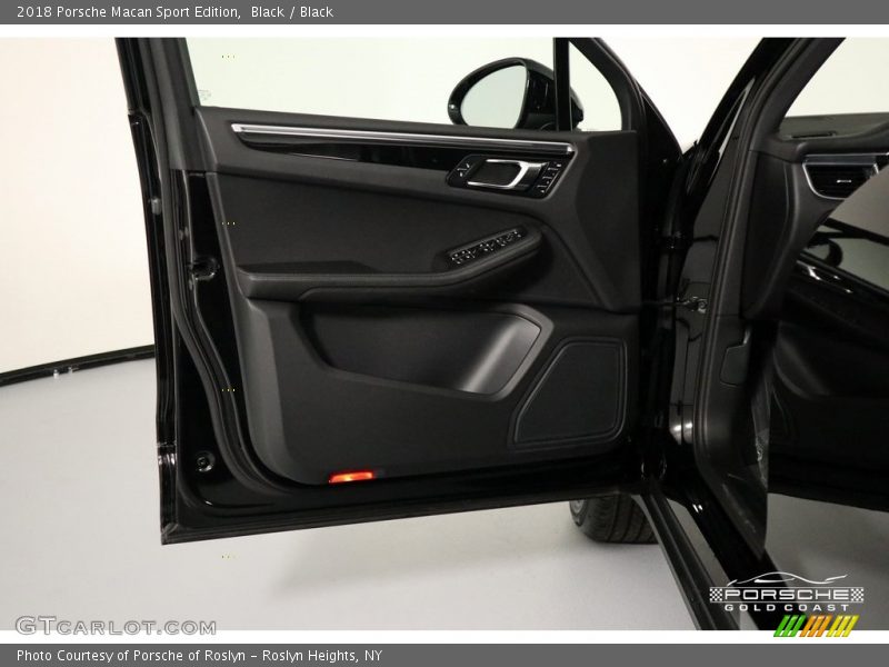 Black / Black 2018 Porsche Macan Sport Edition