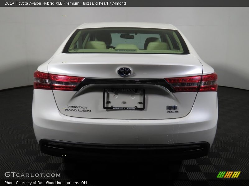 Blizzard Pearl / Almond 2014 Toyota Avalon Hybrid XLE Premium