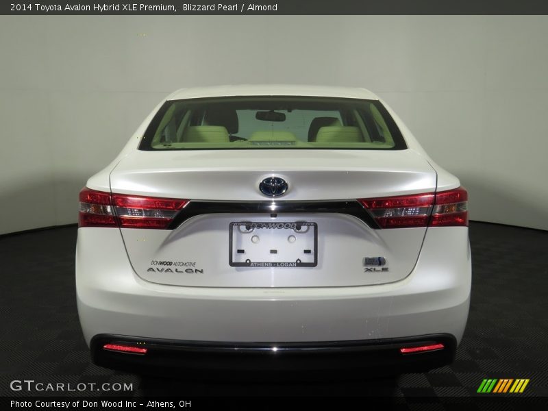 Blizzard Pearl / Almond 2014 Toyota Avalon Hybrid XLE Premium