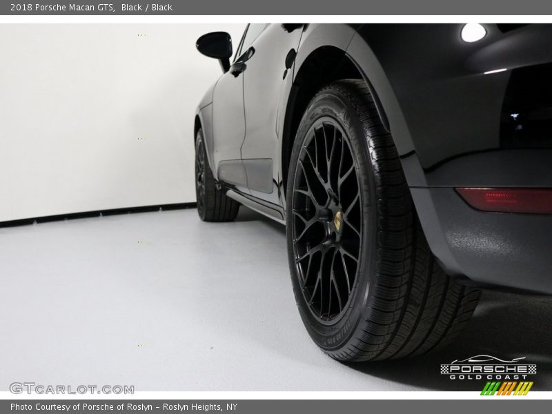Black / Black 2018 Porsche Macan GTS