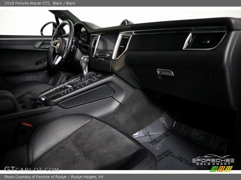 Black / Black 2018 Porsche Macan GTS