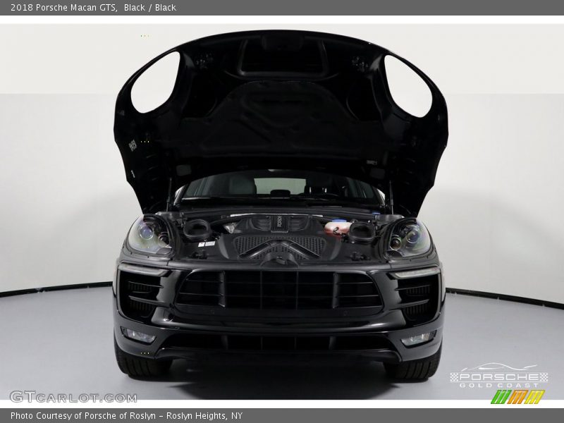 Black / Black 2018 Porsche Macan GTS