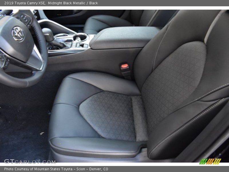 Midnight Black Metallic / Black 2019 Toyota Camry XSE