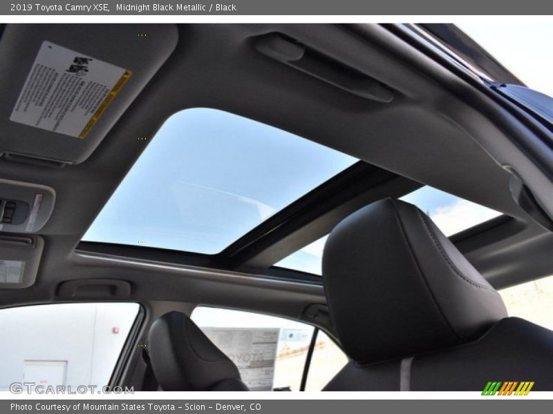 Midnight Black Metallic / Black 2019 Toyota Camry XSE