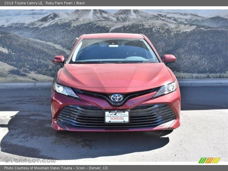Ruby Flare Pearl / Black 2019 Toyota Camry LE