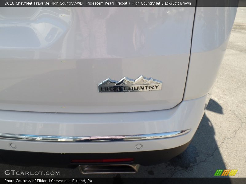 Iridescent Pearl Tricoat / High Country Jet Black/Loft Brown 2018 Chevrolet Traverse High Country AWD