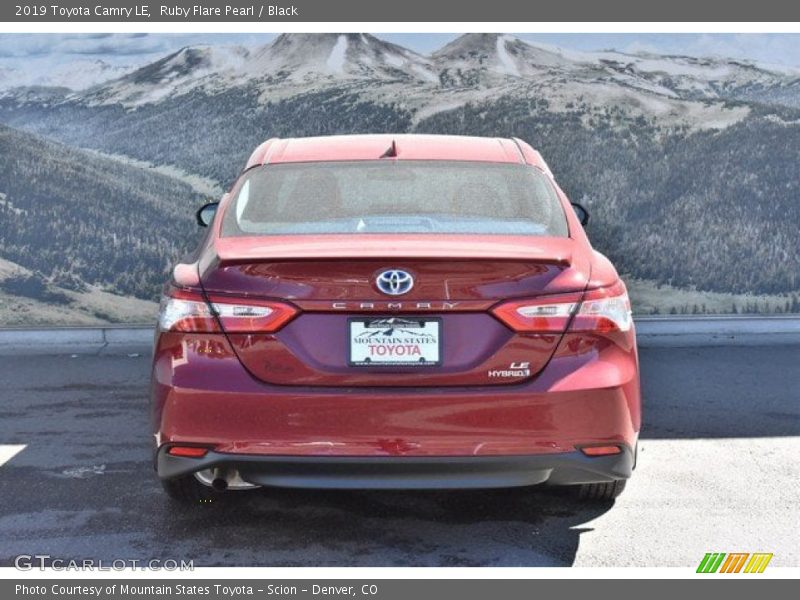 Ruby Flare Pearl / Black 2019 Toyota Camry LE