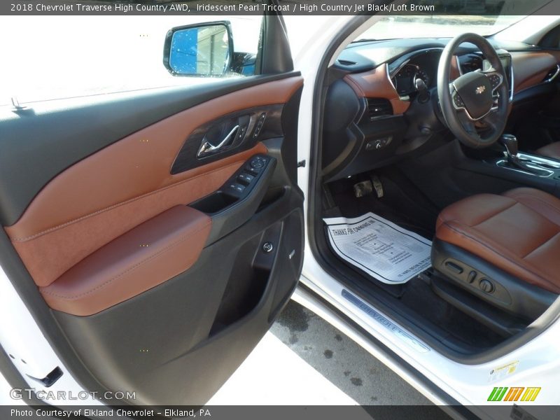 Iridescent Pearl Tricoat / High Country Jet Black/Loft Brown 2018 Chevrolet Traverse High Country AWD