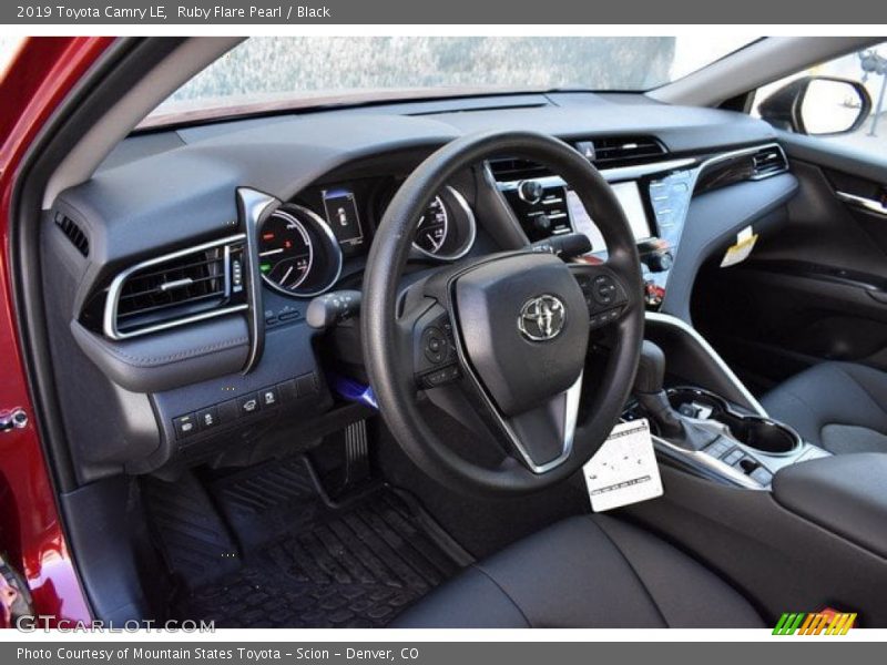 Ruby Flare Pearl / Black 2019 Toyota Camry LE