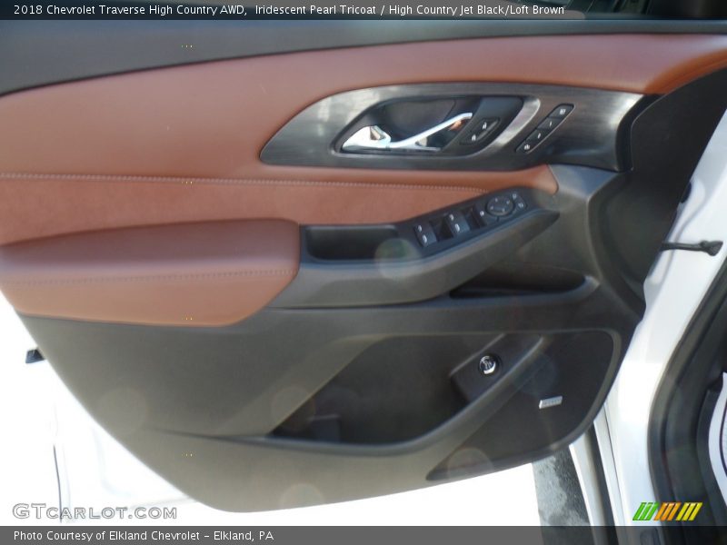Iridescent Pearl Tricoat / High Country Jet Black/Loft Brown 2018 Chevrolet Traverse High Country AWD
