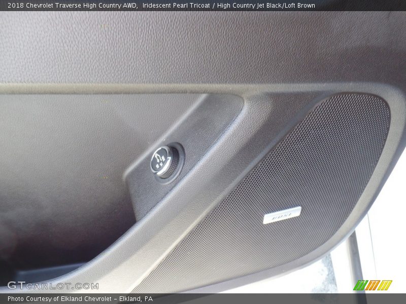 Iridescent Pearl Tricoat / High Country Jet Black/Loft Brown 2018 Chevrolet Traverse High Country AWD