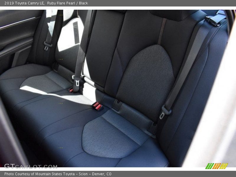 Ruby Flare Pearl / Black 2019 Toyota Camry LE
