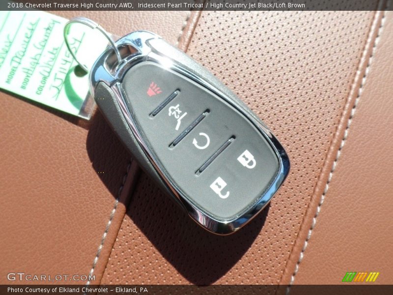 Iridescent Pearl Tricoat / High Country Jet Black/Loft Brown 2018 Chevrolet Traverse High Country AWD