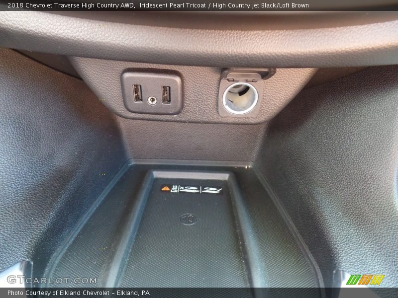 Iridescent Pearl Tricoat / High Country Jet Black/Loft Brown 2018 Chevrolet Traverse High Country AWD