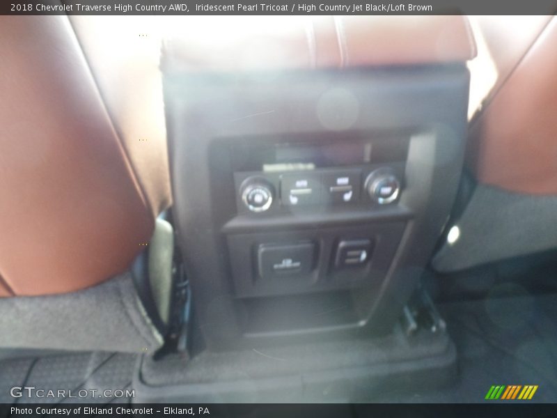 Iridescent Pearl Tricoat / High Country Jet Black/Loft Brown 2018 Chevrolet Traverse High Country AWD