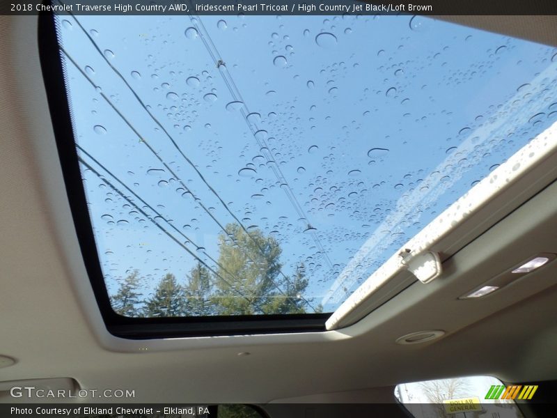 Iridescent Pearl Tricoat / High Country Jet Black/Loft Brown 2018 Chevrolet Traverse High Country AWD
