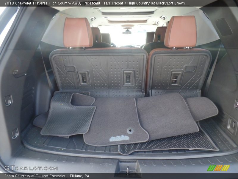 Iridescent Pearl Tricoat / High Country Jet Black/Loft Brown 2018 Chevrolet Traverse High Country AWD
