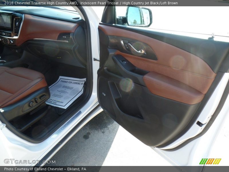 Iridescent Pearl Tricoat / High Country Jet Black/Loft Brown 2018 Chevrolet Traverse High Country AWD