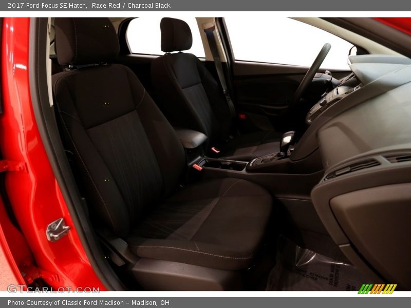 Race Red / Charcoal Black 2017 Ford Focus SE Hatch