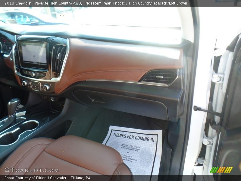 Iridescent Pearl Tricoat / High Country Jet Black/Loft Brown 2018 Chevrolet Traverse High Country AWD