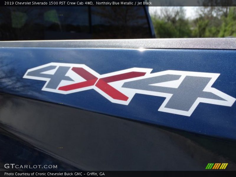 Northsky Blue Metallic / Jet Black 2019 Chevrolet Silverado 1500 RST Crew Cab 4WD