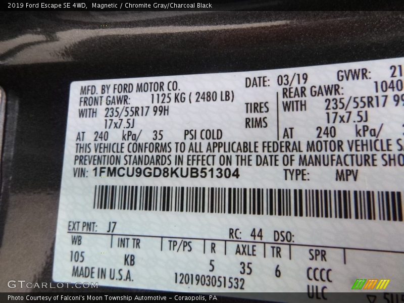 Magnetic / Chromite Gray/Charcoal Black 2019 Ford Escape SE 4WD