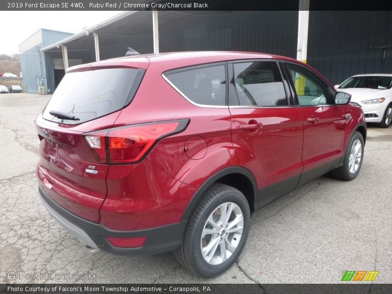 Ruby Red / Chromite Gray/Charcoal Black 2019 Ford Escape SE 4WD