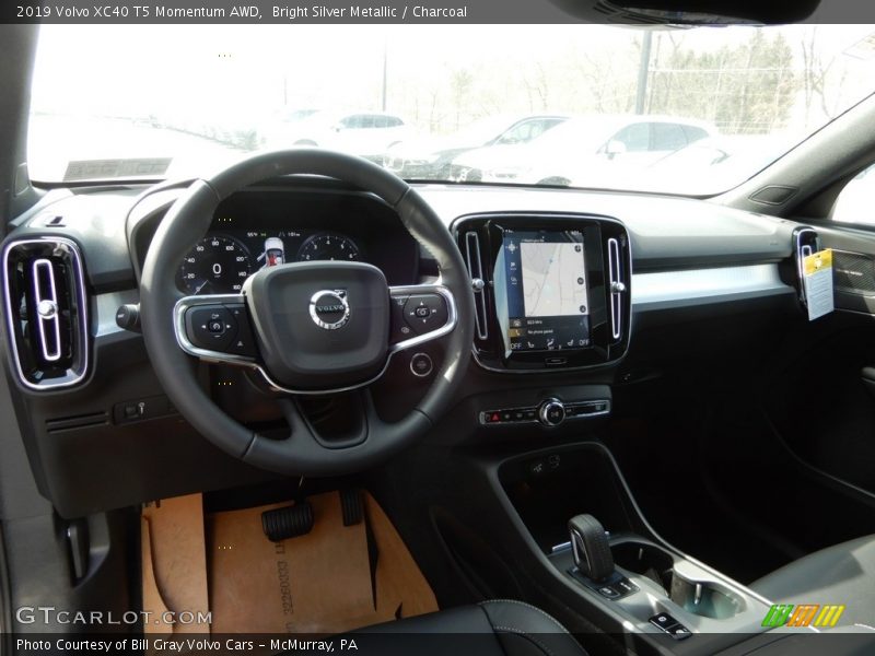 Bright Silver Metallic / Charcoal 2019 Volvo XC40 T5 Momentum AWD