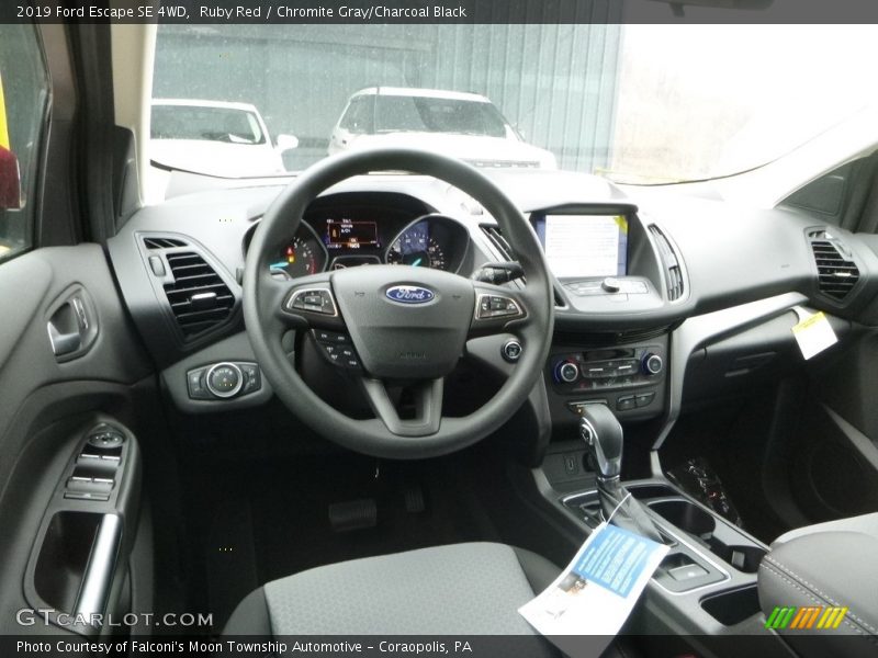 Ruby Red / Chromite Gray/Charcoal Black 2019 Ford Escape SE 4WD