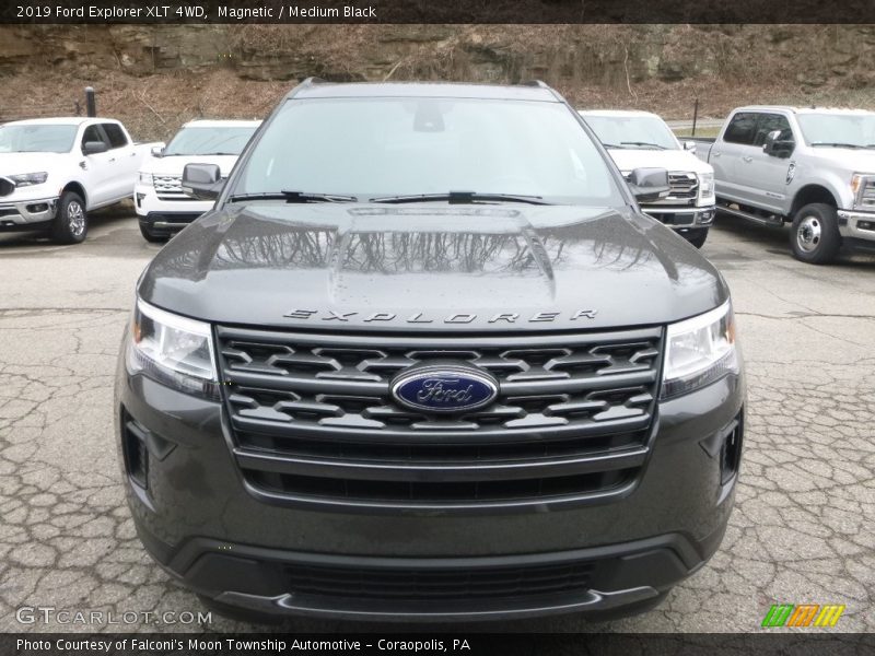 Magnetic / Medium Black 2019 Ford Explorer XLT 4WD