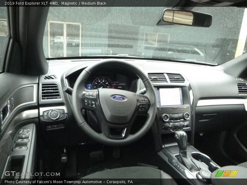 Magnetic / Medium Black 2019 Ford Explorer XLT 4WD